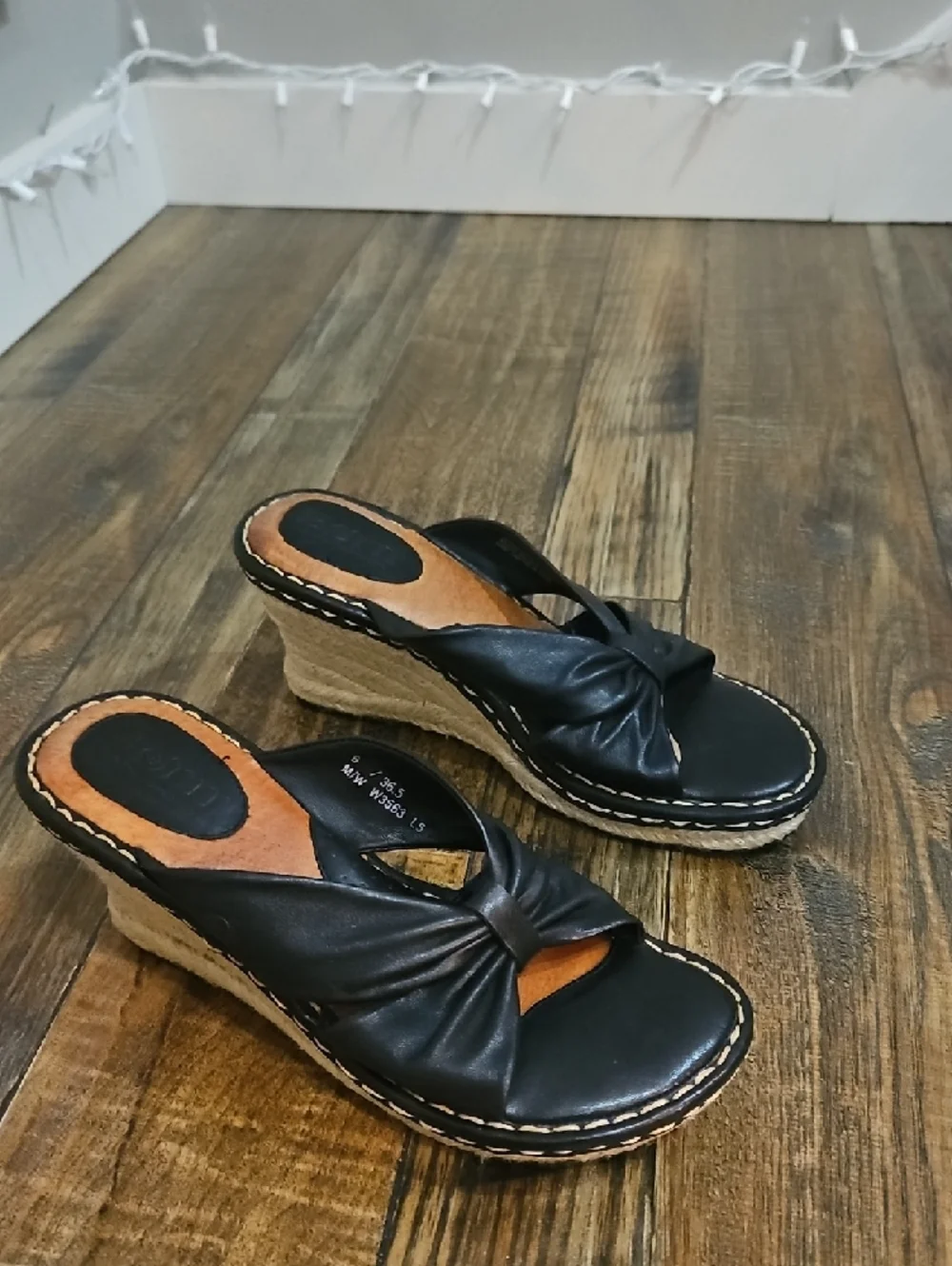 Born Black Leather Knot Wedge Sandals‎